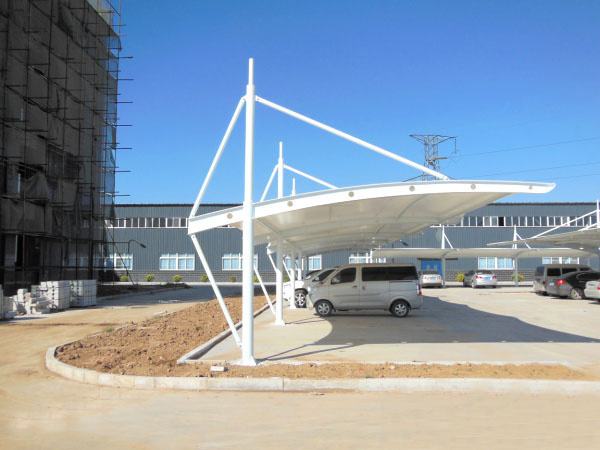 膜結構的車棚停車棚 使用壽命短.jpg