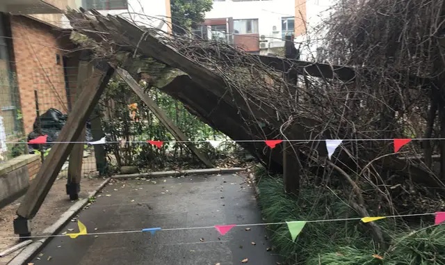 停車棚.jpg 停車棚.jpg