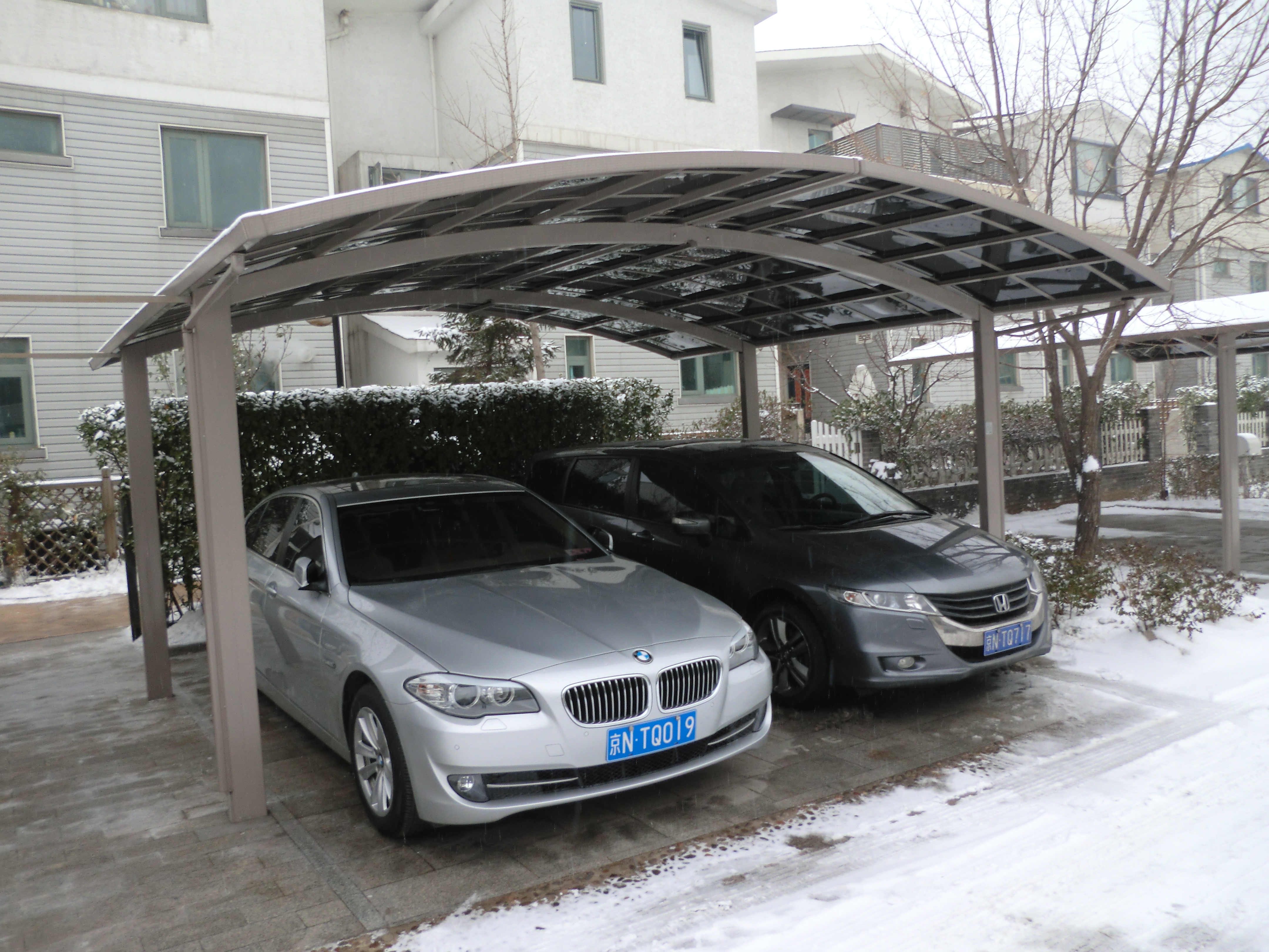 連航天器都要用到鋁合金，難道你家車棚用的還是玻璃鋼結構？