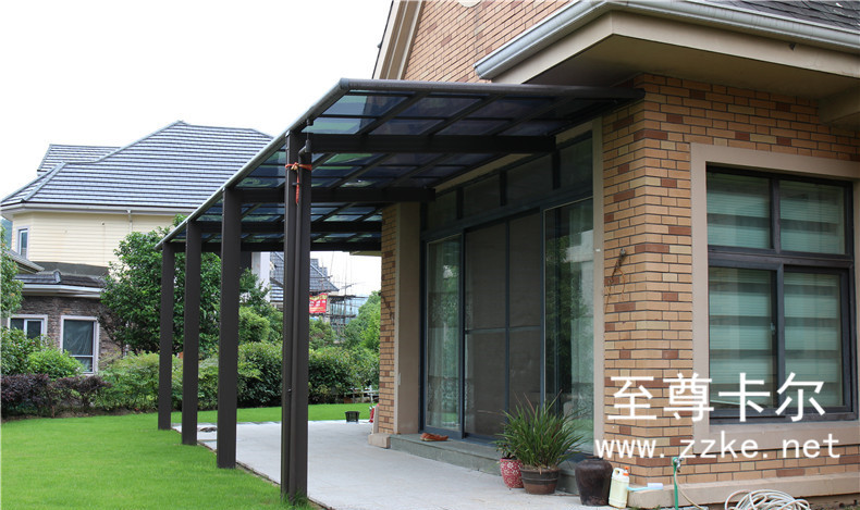 梅雨時節的麻煩，一個雨棚就搞定了