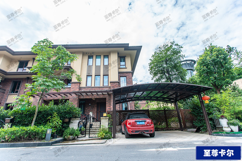 別墅安裝汽車棚，尊貴只是最需要考慮的一點