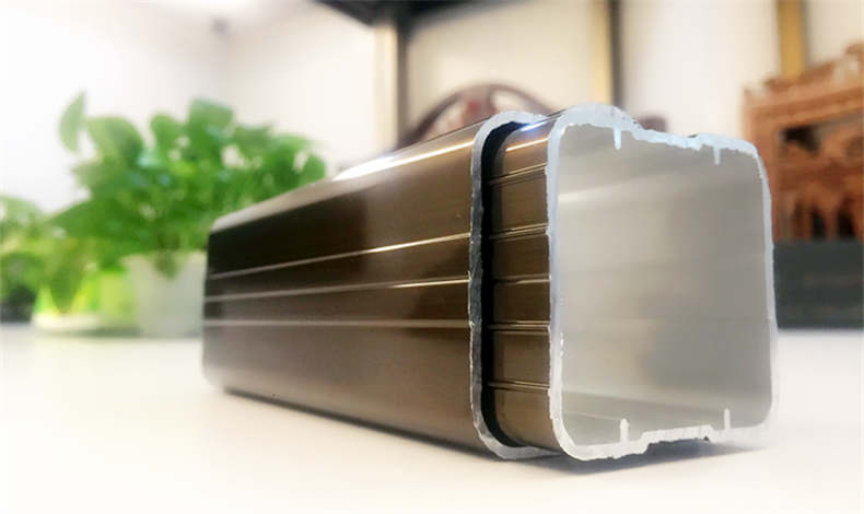 一根加強桿，一個品牌的窗口