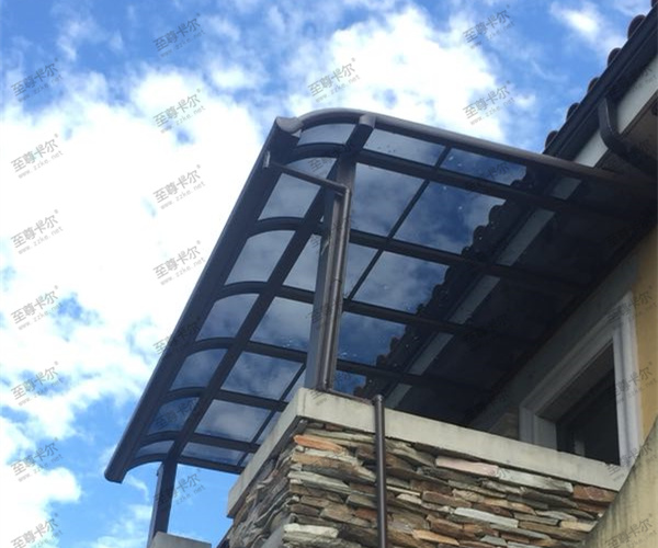 陽臺(tái)雨棚用這種材料好