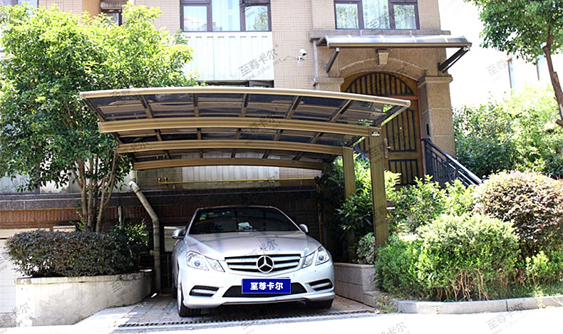 汽車停車棚用耐力板搭建好不好？汽車停車棚實用性怎么樣？