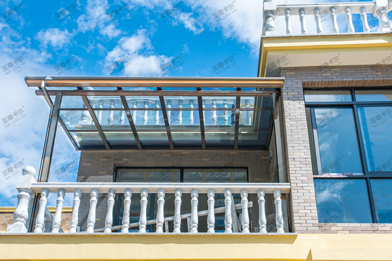 露臺遮陽棚用什么材料好？耐力板露臺遮陽棚怎么樣？