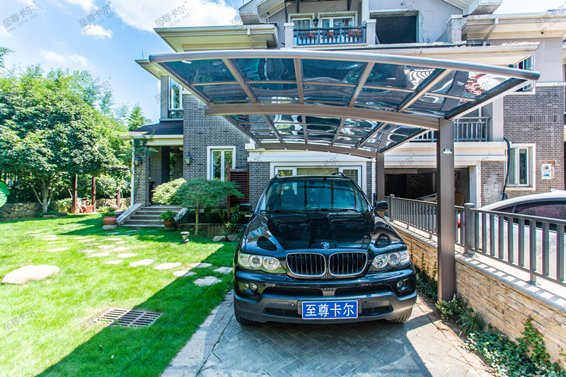 常用的車棚材料有哪些？做什么材料的車棚好？