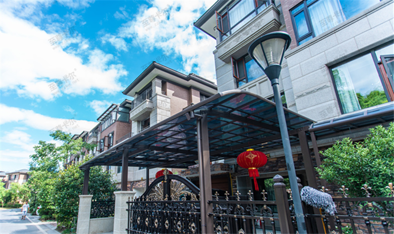 別墅用什么雨棚好看？這種新型雨棚不僅好看還實(shí)用