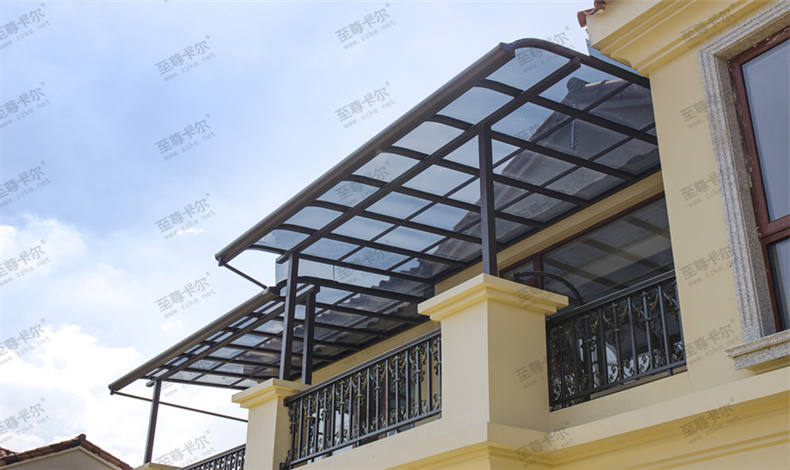 對比市場上的鋁合金雨棚后，為什么要選擇至尊卡爾雨棚