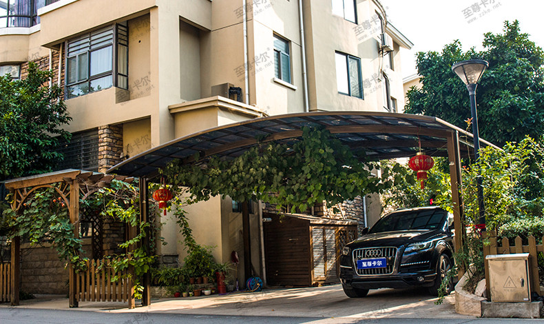 看看這些汽車停車棚家用圖片，美觀實(shí)用兩不誤