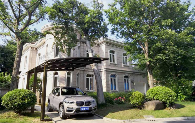 讓人贊不絕口的車棚效果圖，業主安裝后高端大氣又實用！您了解這種車棚材料嗎？