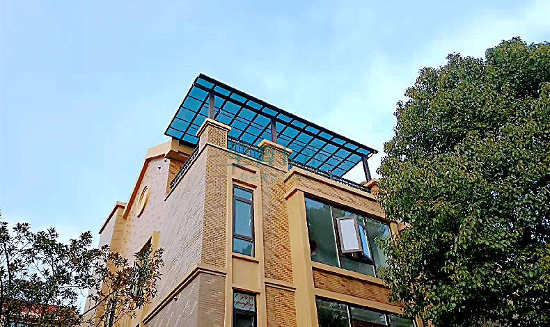 剛搭建的雨棚就生銹漏水，問題出在哪？看看搭建雨棚的注意事項