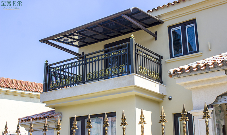 聚碳酸酯板和玻璃哪個做雨棚好？