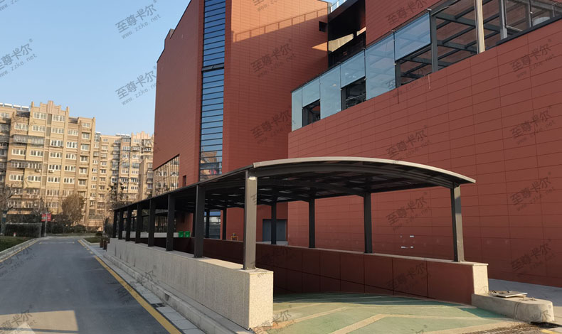 車庫出口玻璃雨棚真的好嗎？不妨來看一看！