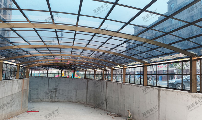 地下停車場入口雨棚做法？地下車庫雨棚效果圖